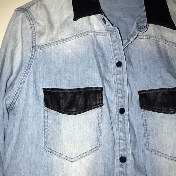 Denim shirt - Picture 2 of 3